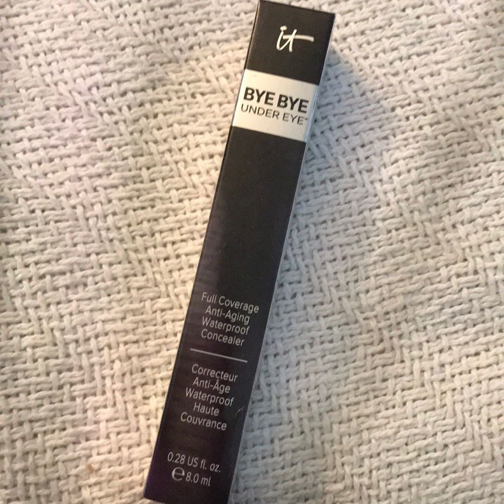 IT cosmetics bye bye undereye concealer